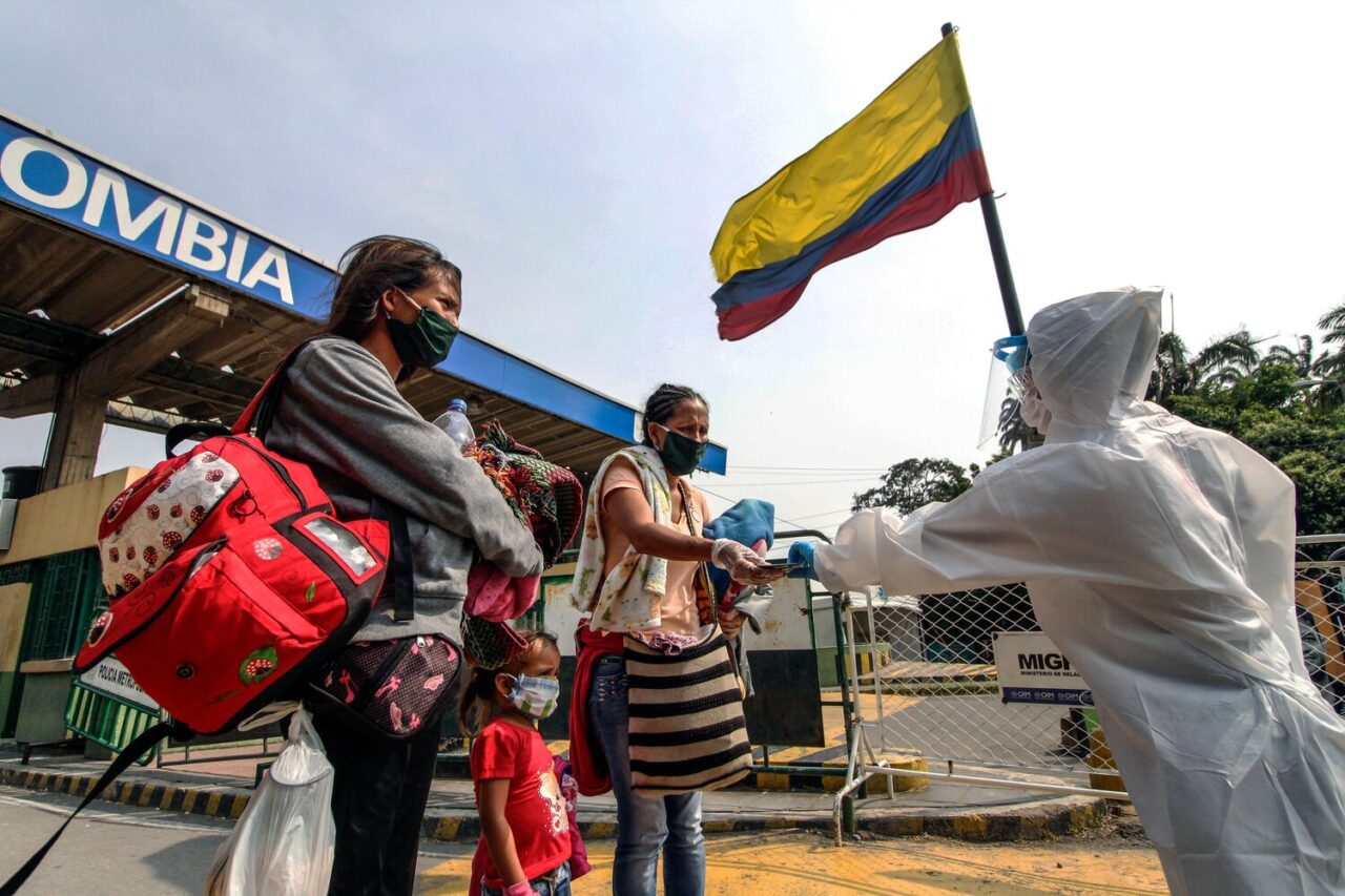 Colombia ordena ‘toque de queda’ en Semana Santa por covid