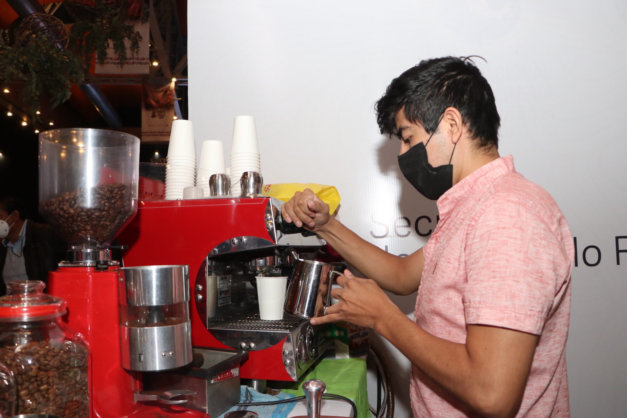 Con apoyos directos, Gobierno de Puebla cumple compromiso con el campo: MBH