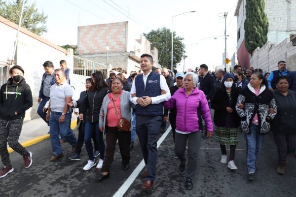 Suma Ayuntamiento de Puebla más calles rehabilitadas, ahora en Lomas de San Valentín