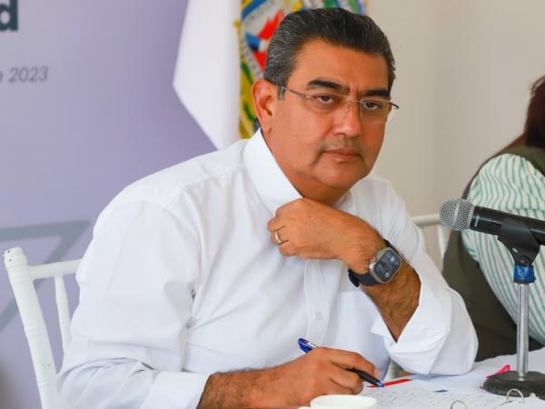 En Nealtican, entrega Sergio Salomón obras, acciones para el campo y títulos de propiedad