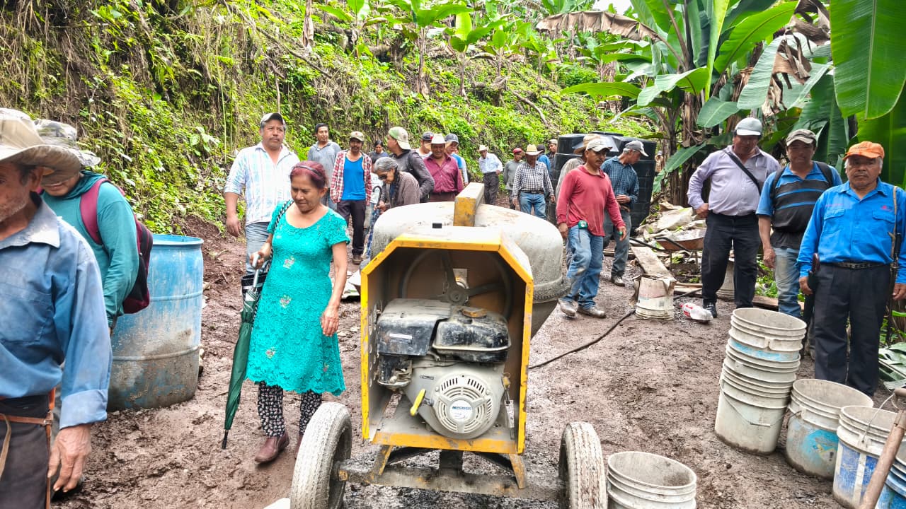 Obra comunitaria fortalece la riqueza comunitaria de las y los productores