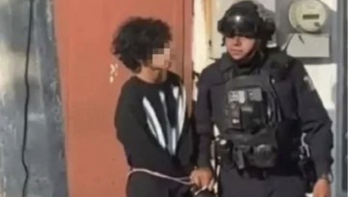 Exigen juzgar como adulto a menor que asesinó a dos maestras en Michoacán