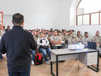 Fortalece Salud combate al dengue con capacitación en control larvario