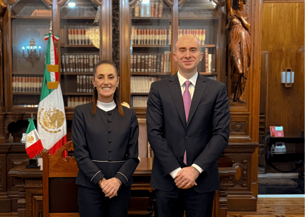 Carlos Torres Rosas asume la dirección de Nafin y Bancomext