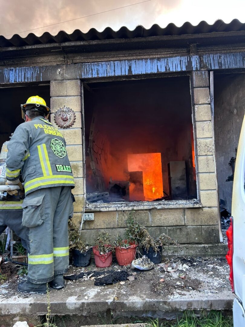 Protección Civil atiende explosión por abastecimiento de gas
