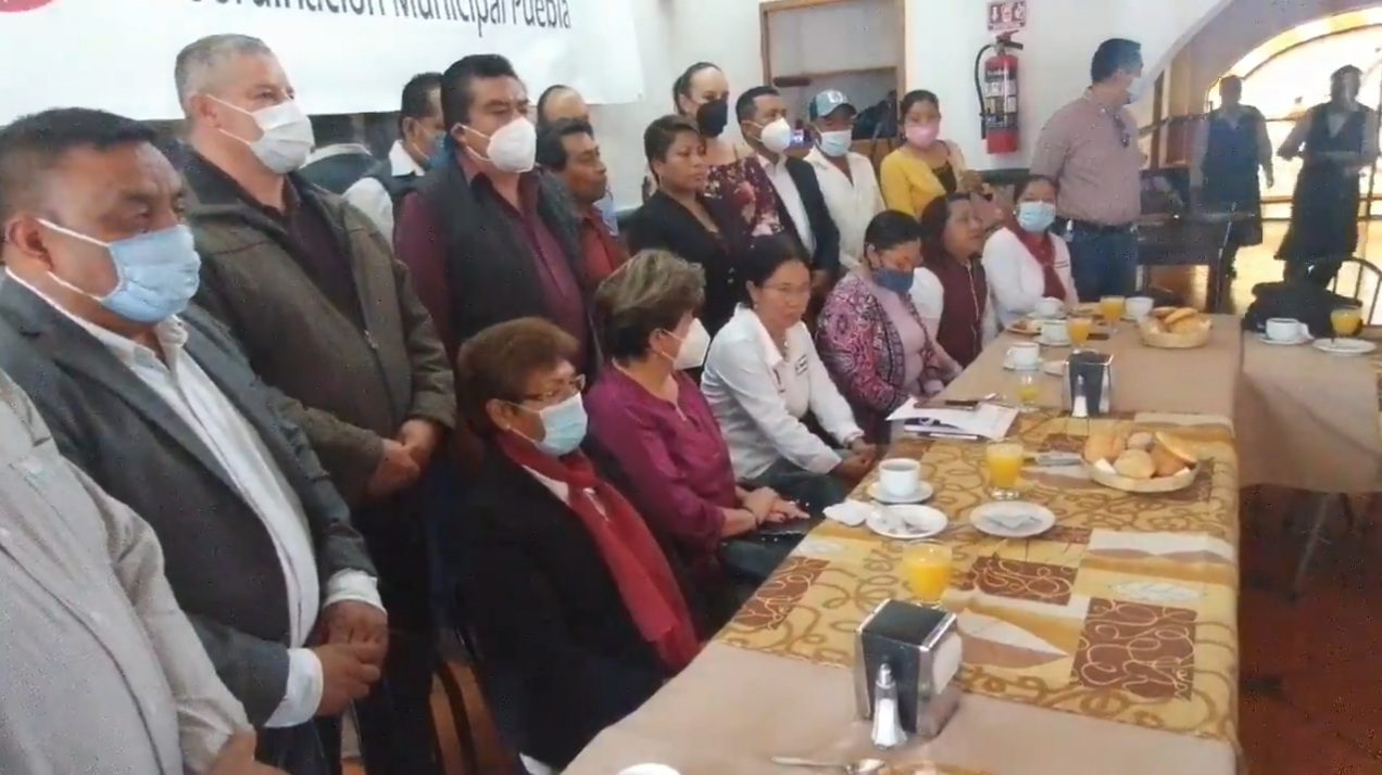 Red de Mujeres 4T dan espaldarazo a Biestro; piden a Claudia Rivera bajarse de la contienda