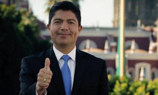 Encabeza Lalo Rivera encuesta para llegar a la alcaldía poblana: C&E