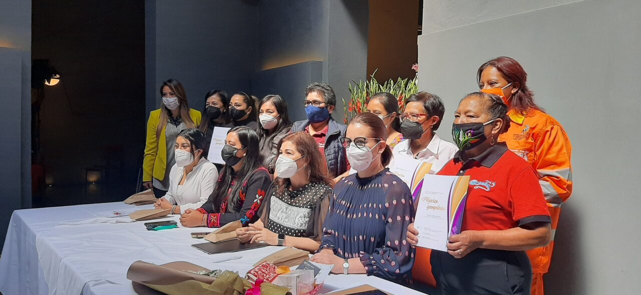Entrega Canirac reconocimiento a mujeres destacadas en Puebla