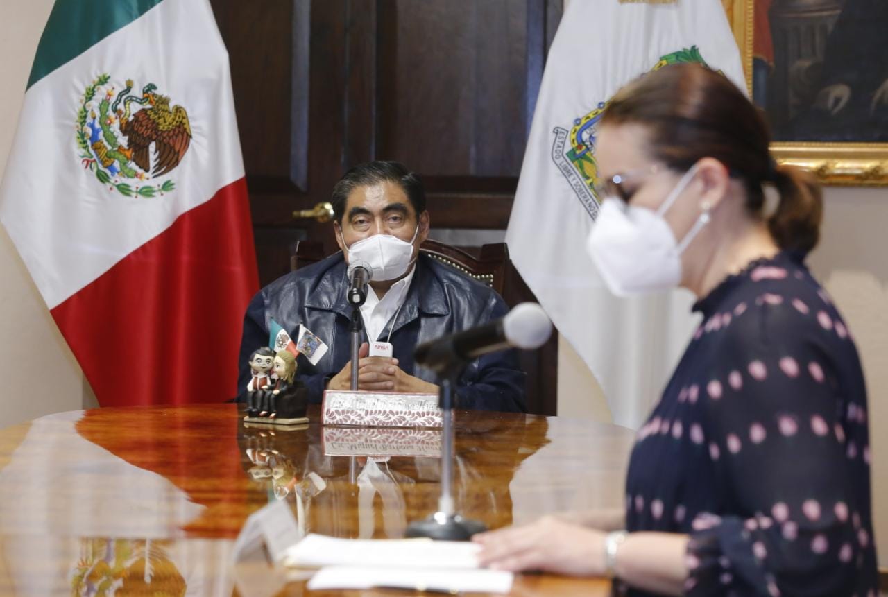 Puebla suspende día solidario y amplía aforo en comercios en nuevo decreto anticovid