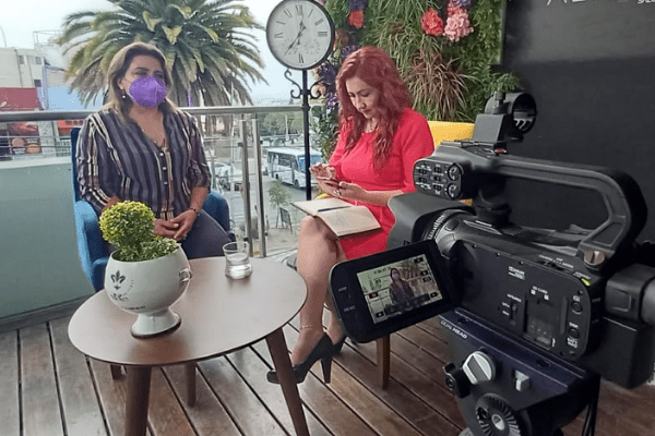 Yo navego sin padrinos políticos: Gabriela Escobar
