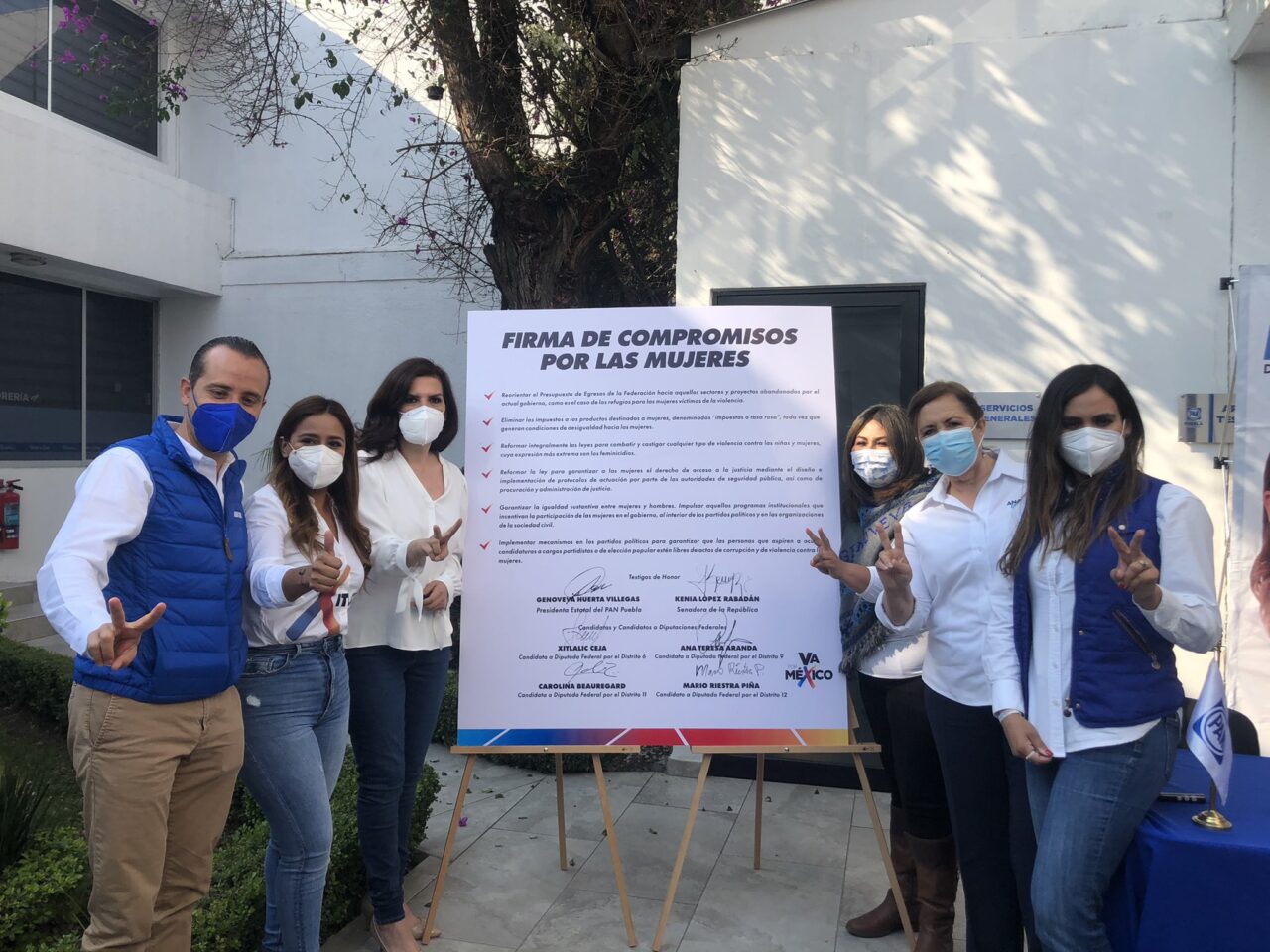 Candidatos a diputaciones federales firman compromisos por las mujeres