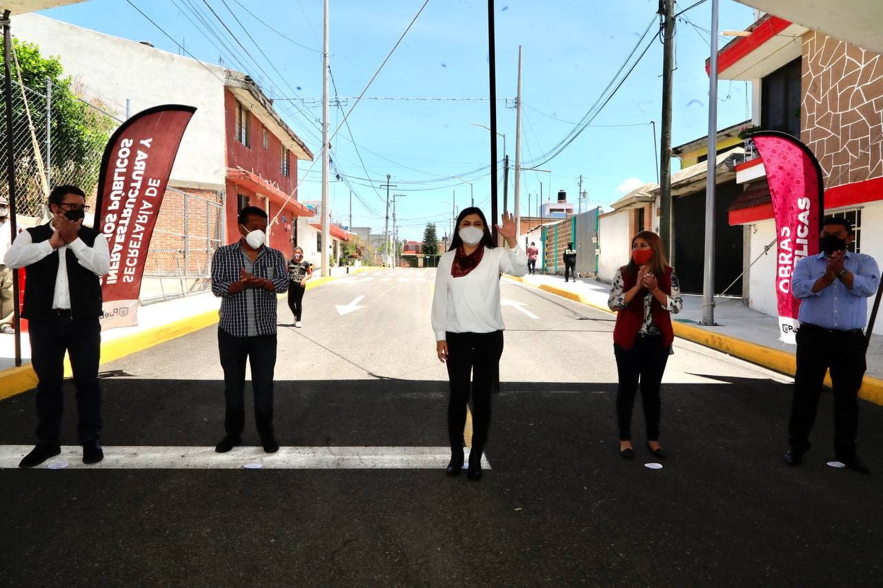 Ayuntamiento de Puebla entrega construcción de pavimento y obras complementarias en San Baltazar Campeche