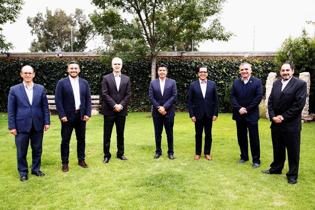 Se reúne Eduardo Rivera con miembros del Consorcio Universitario