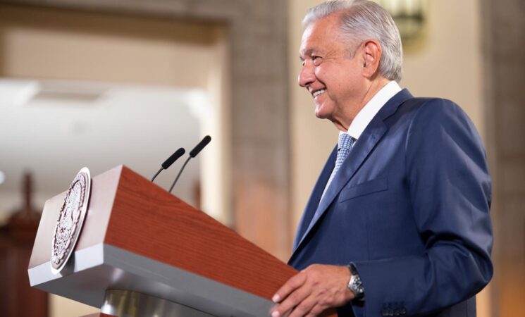 Se mantiene para agosto el posible regreso a clases presenciales: AMLO