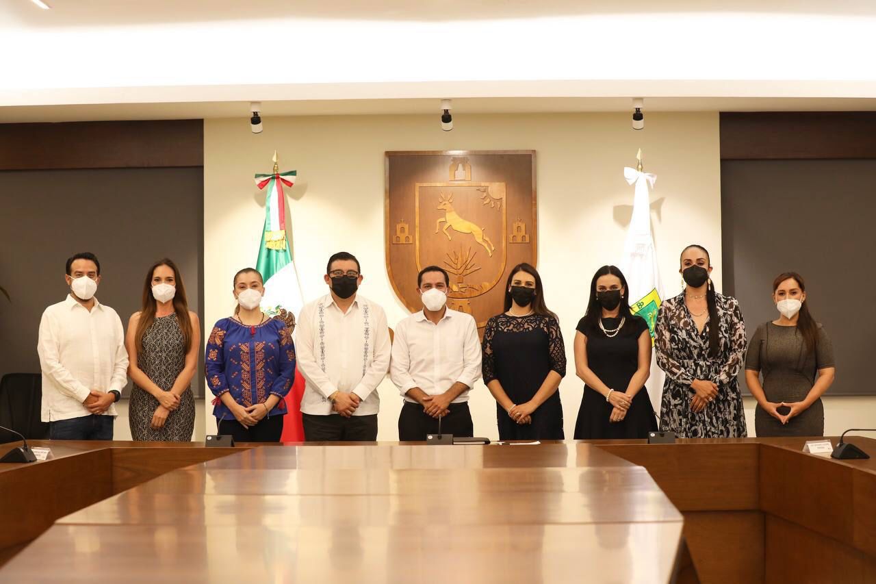 Diputadas y diputados electos del PAN en Puebla se reúnen con el gobernador de Yucatán