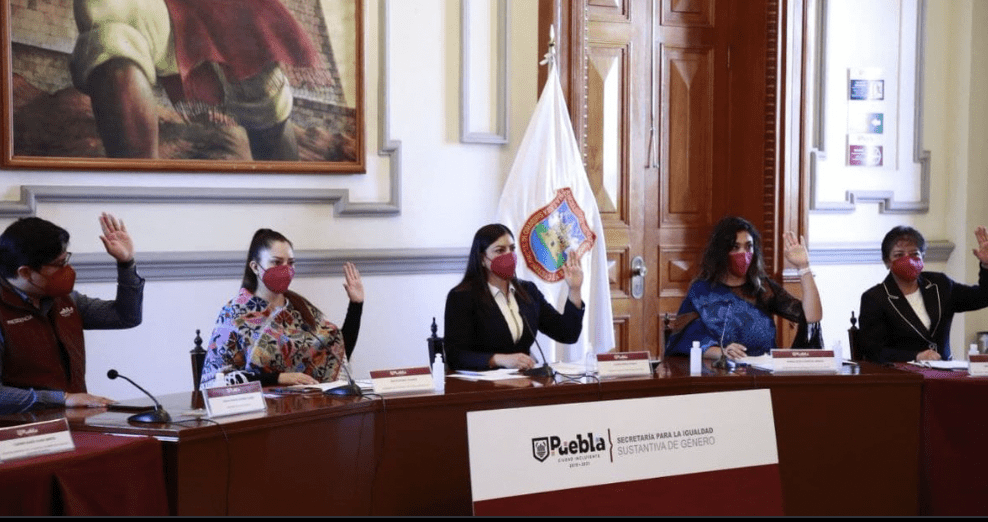 Ayuntamiento de Puebla sesiona a favor de la prevención, atención, sanción y erradicación de la violencia contra las mujeres