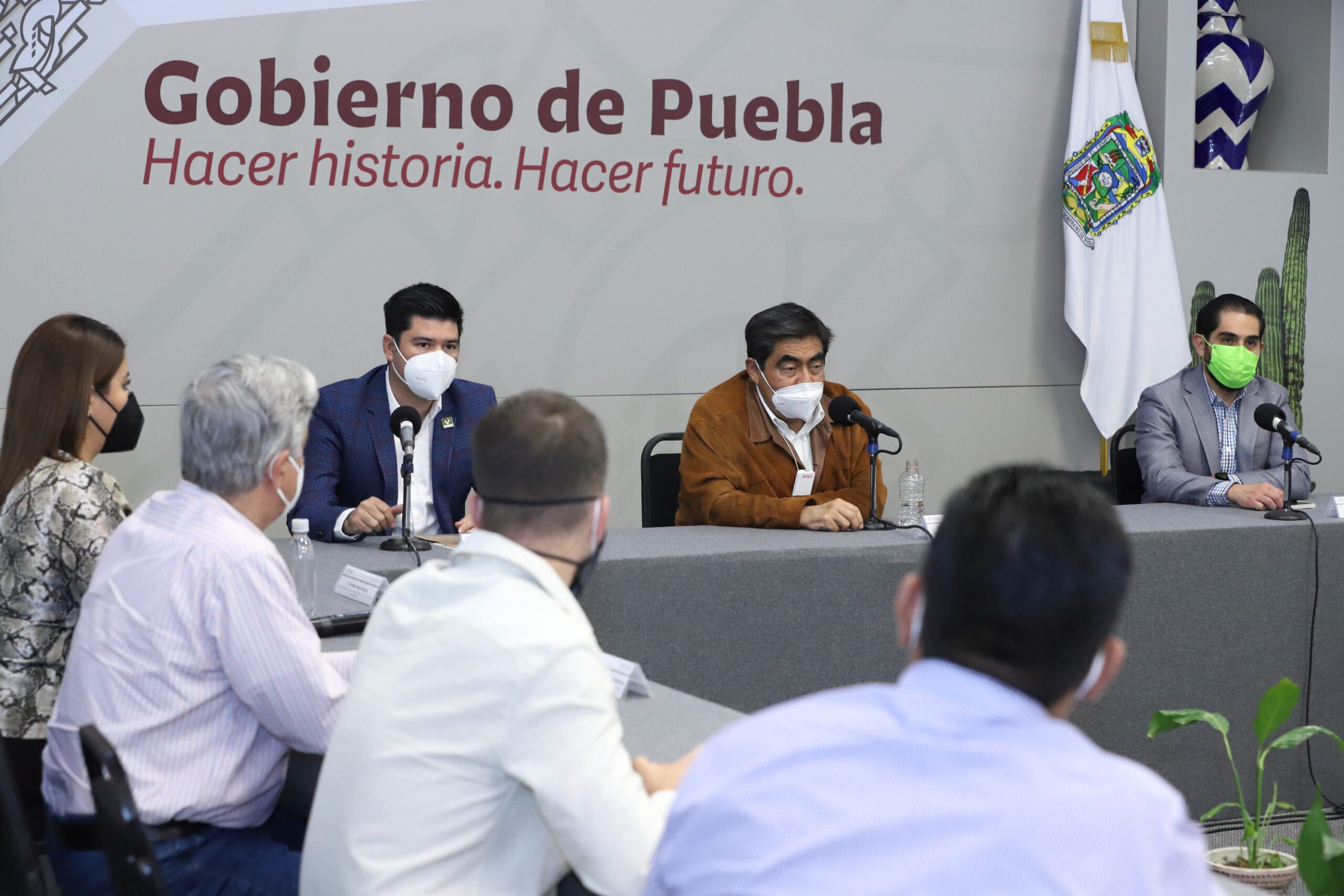 Se reúne Miguel Barbosa con ediles electos del PVEM
