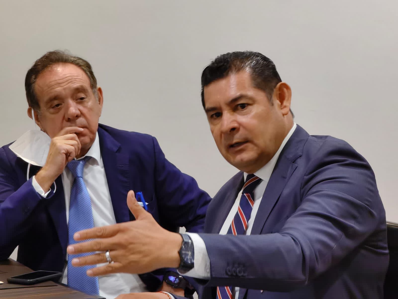 Se reúne Armenta con integrantes del CCE para discutir necesidades de la reactivación económica