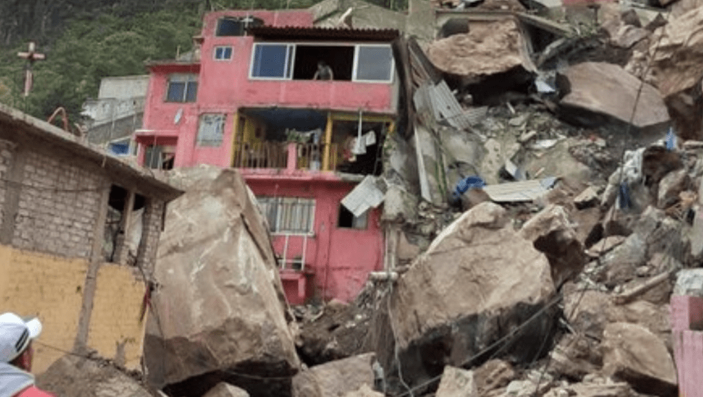 Se desgaja parte del cerro del Chiquihuite, en el Estado de México