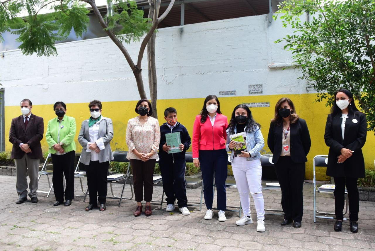 Ayuntamiento de Puebla entrega libros a niñas, niños y jóvenes de colonia Maestro Federal