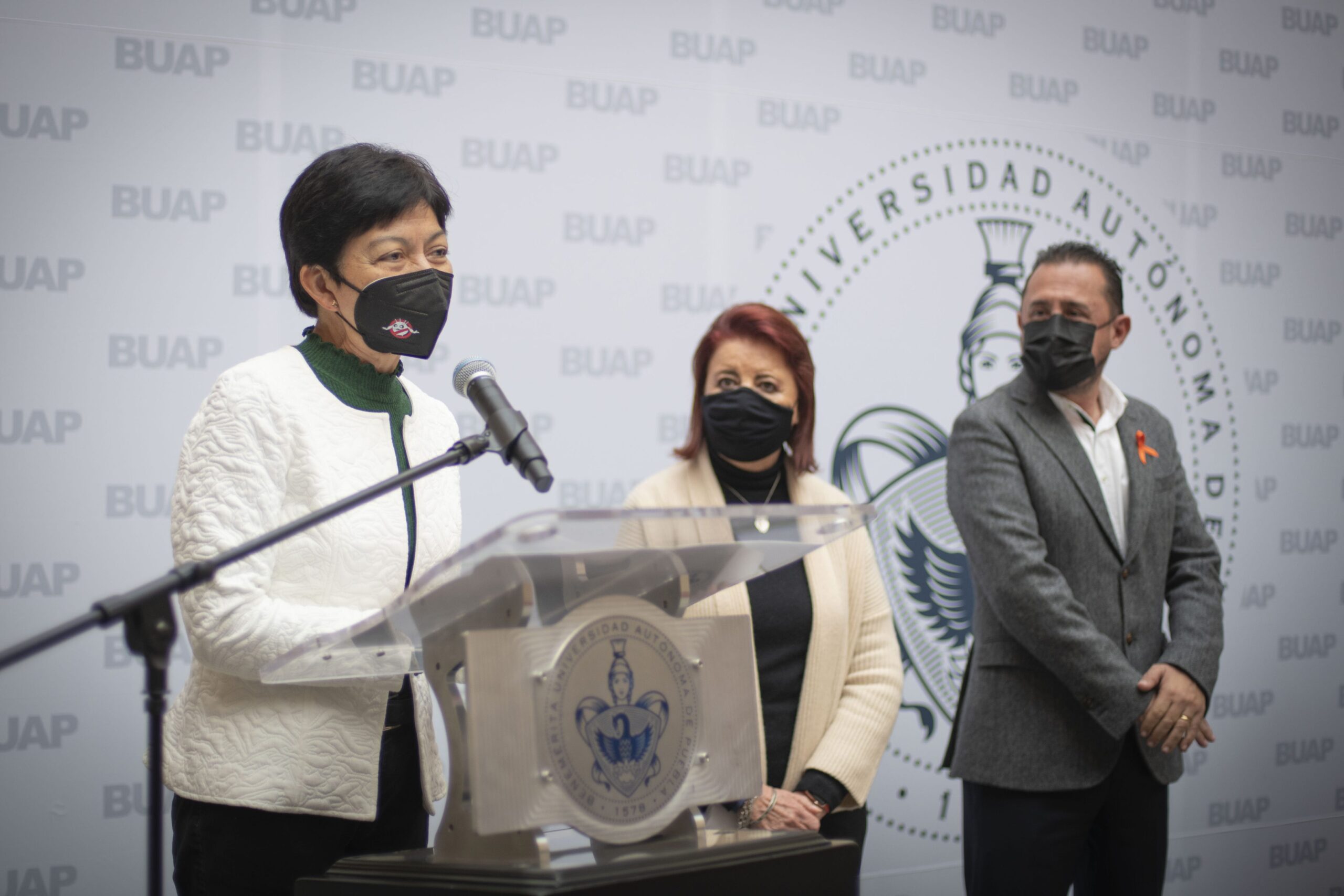 La autonomía universitaria conlleva la obligación de responder a las demandas sociales: Rectora Lilia Cedillo