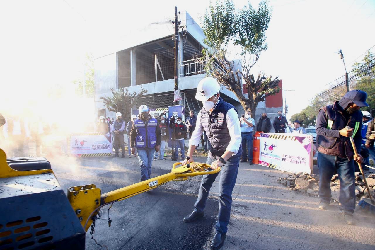 Supervisa Eduardo Rivera el arranque del programa de Bacheo