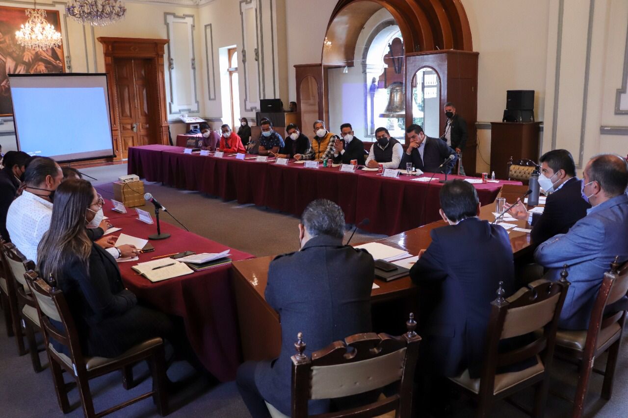 Encabeza Eduardo Rivera reunión con ediles de las 17 juntas auxiliares de la capital poblana