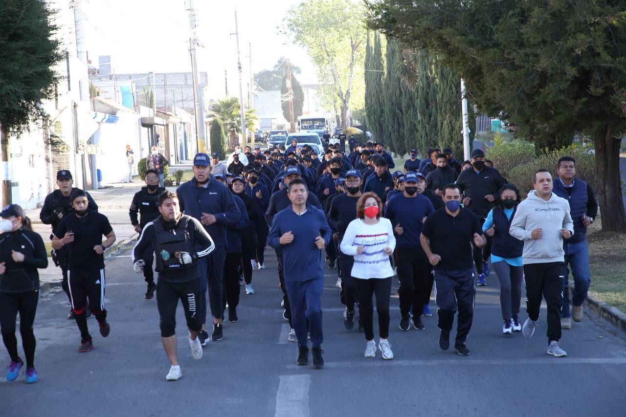 Supervisa Eduardo Rivera formación física de cadetes de la Policía Municipal