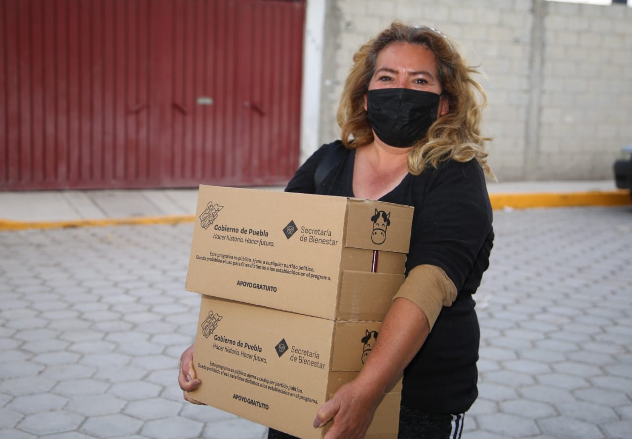 Distribuye Secretaría de Bienestar 15 mil litros de leche en la capital de Puebla