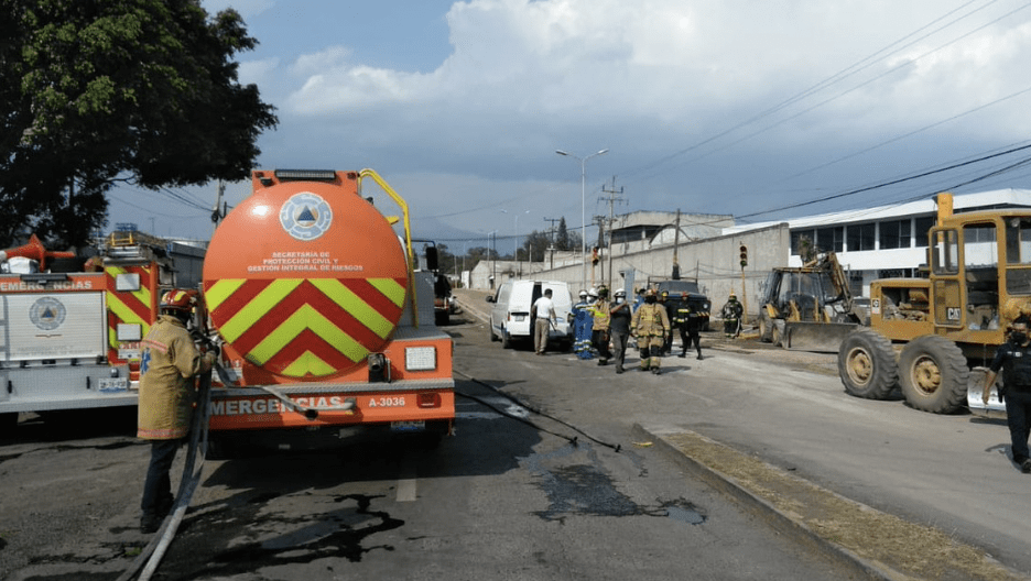 Alerta por fuga de gas en la carretera Federal a Tehuacán, a la altura de la Pepsi 