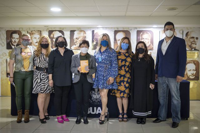 Acude rectora de la BUAP a la presentación del libro Comunicar la salud en tiempos de COVID – 19