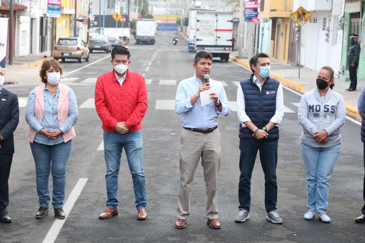 Entrega Eduardo Rivera calle 55 Sur en beneficio de más de 13 mil usuarios