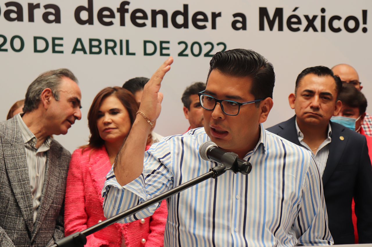 Respalda Néstor Camarillo voto de legisladores federales del PRI en contra de la Reforma Eléctrica