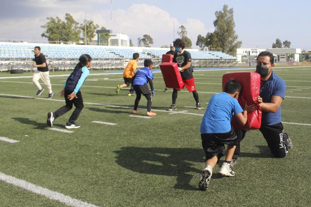 Reinicia actividades presenciales la Escuela de Fútbol Americano Infantil de la BUAP￼