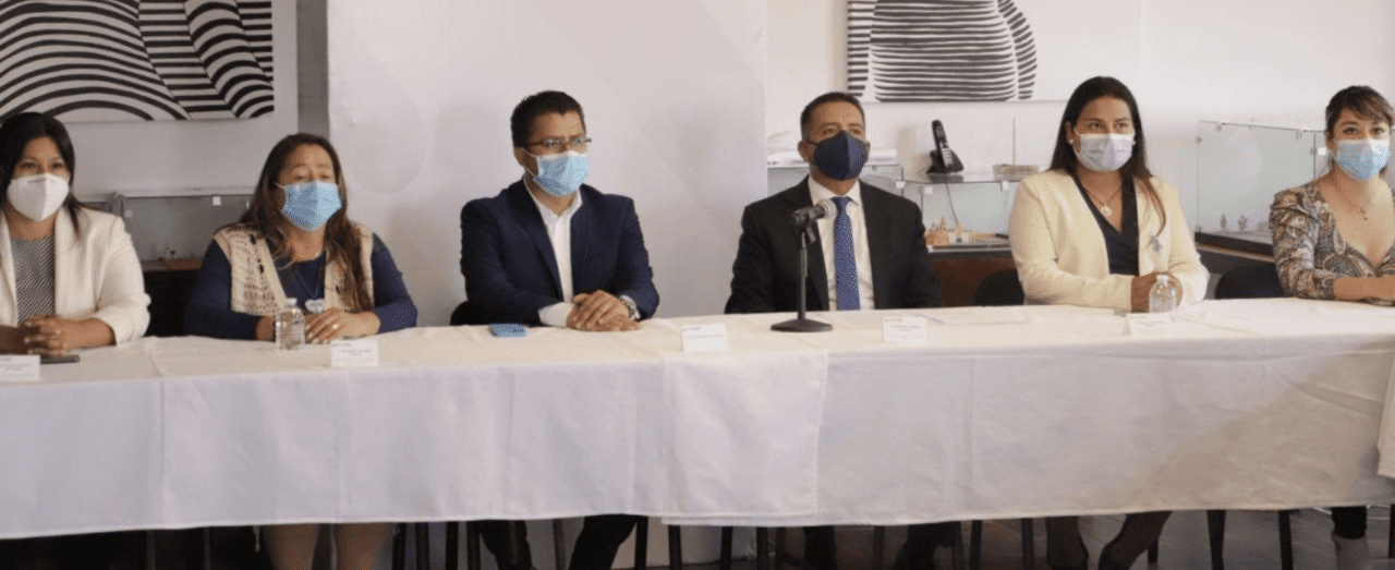 Sostiene Edmundo Tlatehui mesa de trabajo con rectores de universidades en San Andrés Cholula