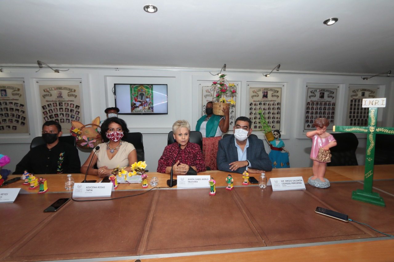 Presentan en el Congreso del Estado festividades por el Día de la Santa Cruz en Huaquechula