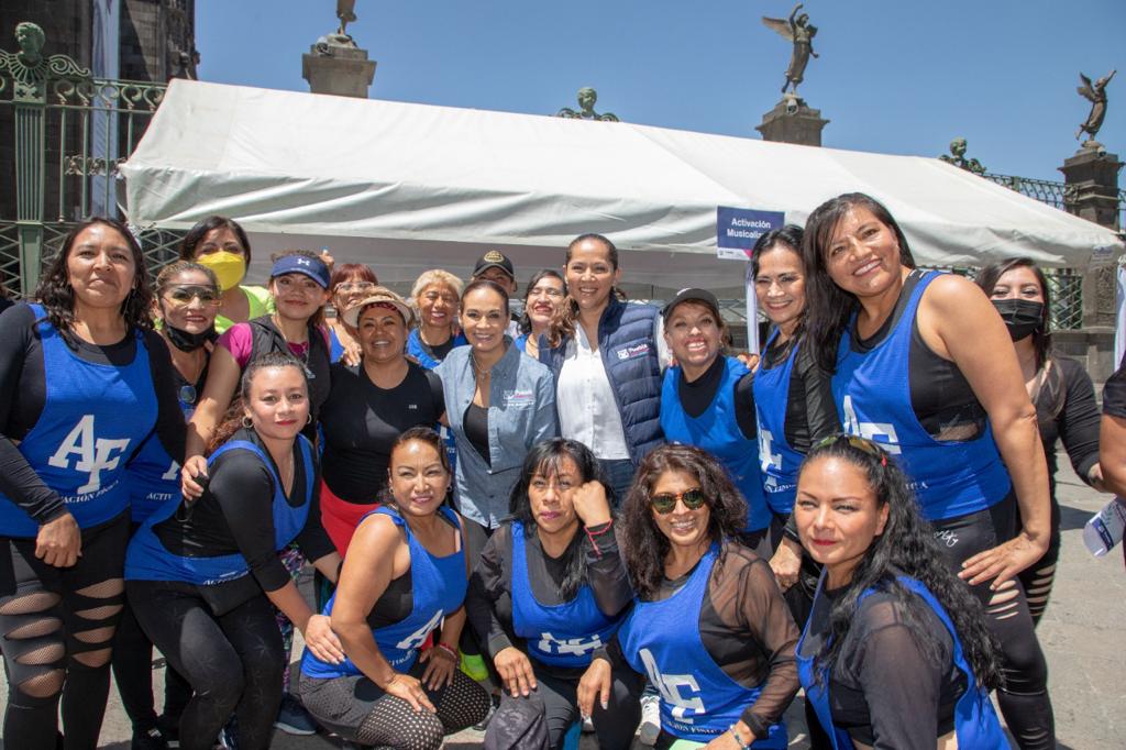 Encabeza Liliana Ortíz celebración para mamás y docentes en el municipio de Puebla