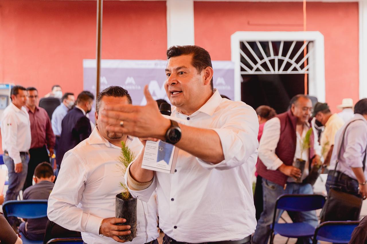 En Morena privilegiamos la causa social y no los intereses privados: Armenta