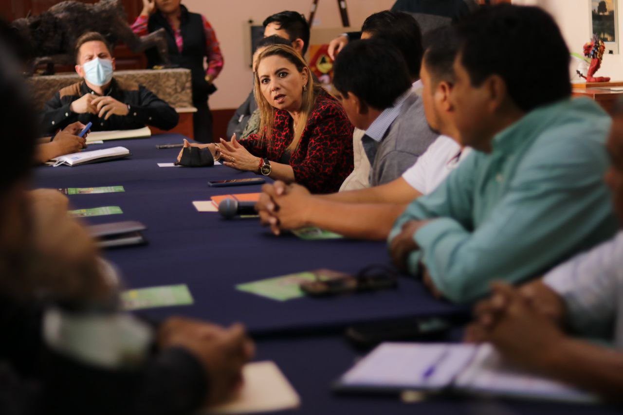 Sostiene Paola Angón reunión de seguridad con ediles auxiliares