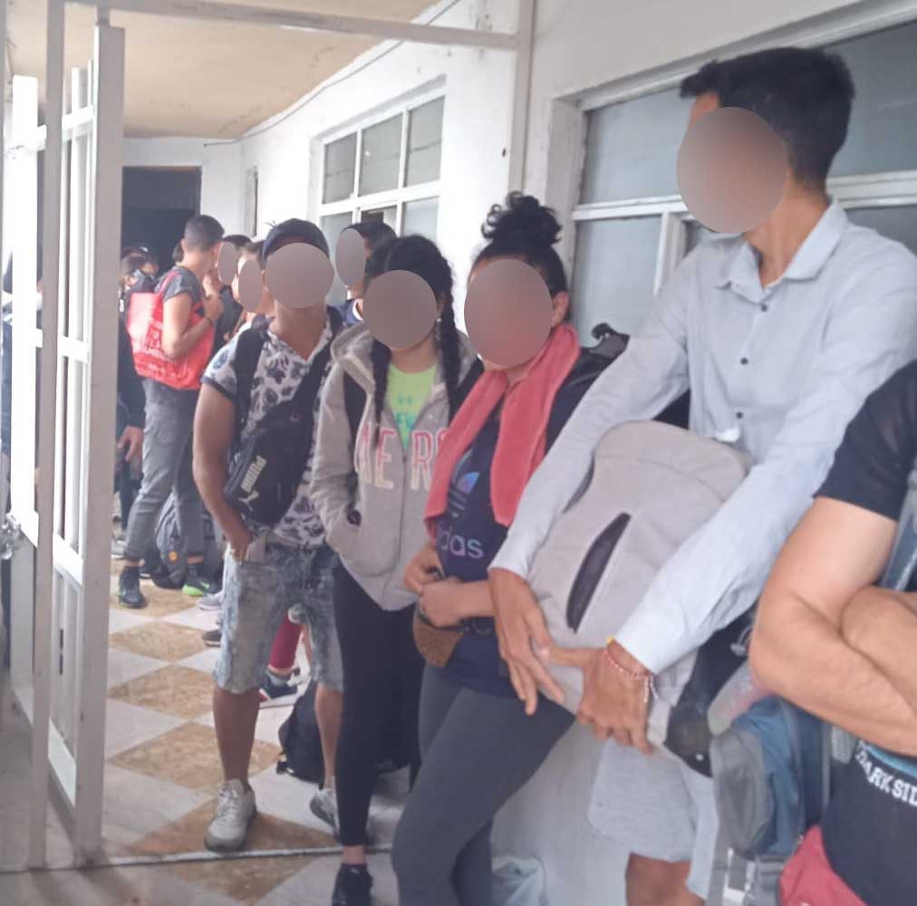Rescatan SSC y el INM a 69 migrantes en San Felipe Hueyotlipan