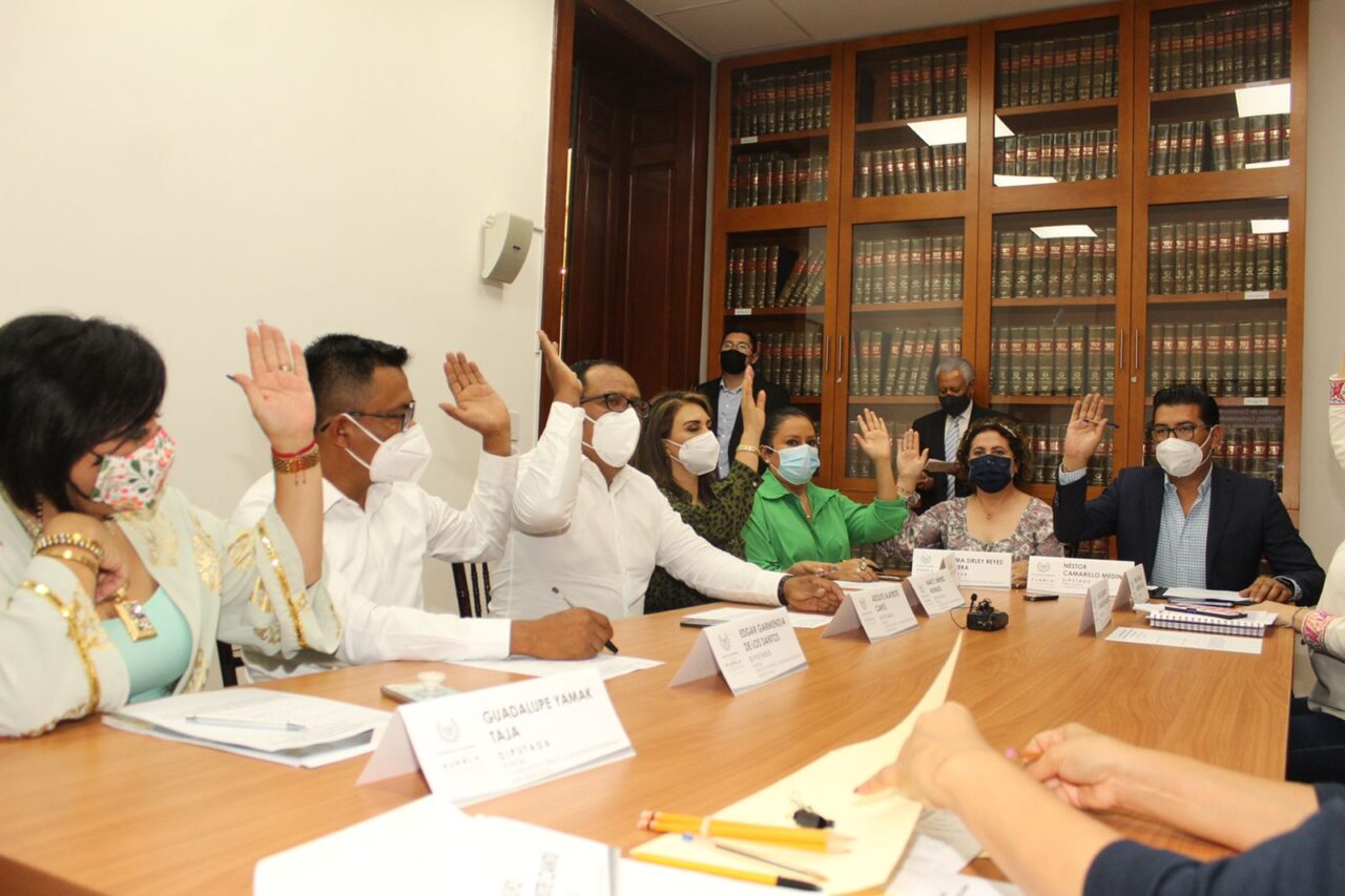 Avalan en Comisiones Unidas del Congreso, exhorto para promover jornadas de capacitación para las y los artesanos de la entidad