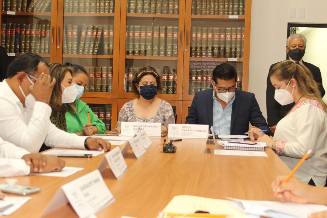 Avalan en Comisiones Unidas del Congreso, exhorto para promover jornadas de capacitación para las y los artesanos de la entidad￼