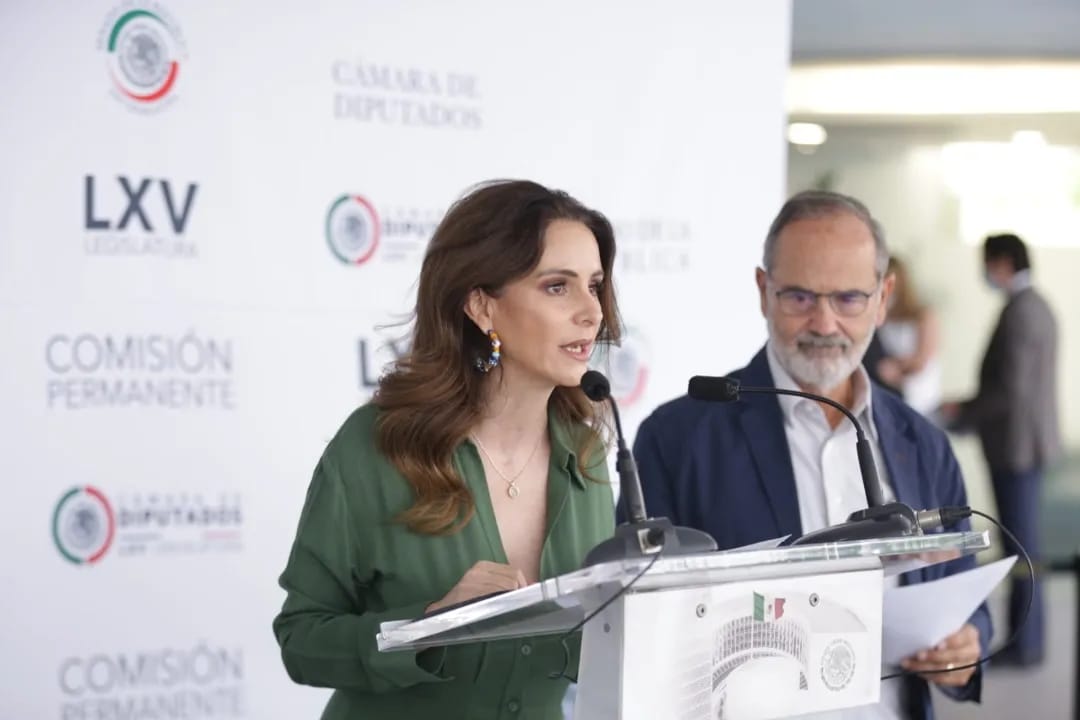 Propone Grupo Plural otorgar medalla de honor Belisario Domínguez a los sacerdotes jesuitas Javier Campos y Joaquín Mora