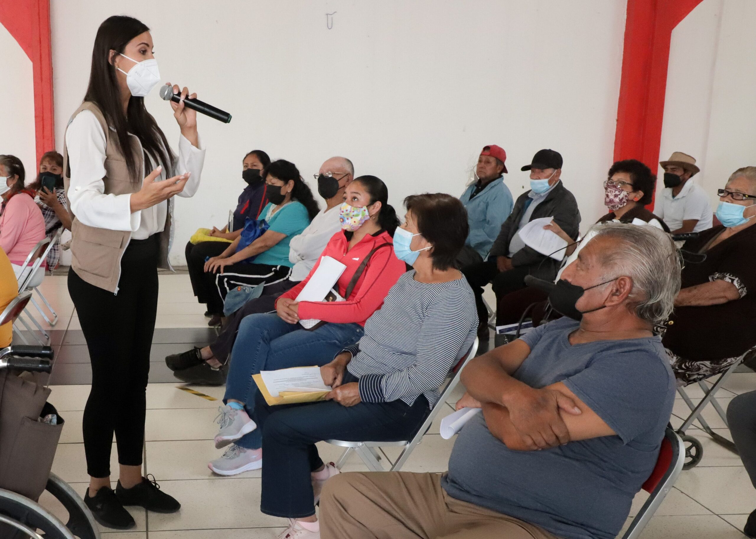 Entrega SEDIF paquetes alimentarios en San Felipe Hueyotlipan