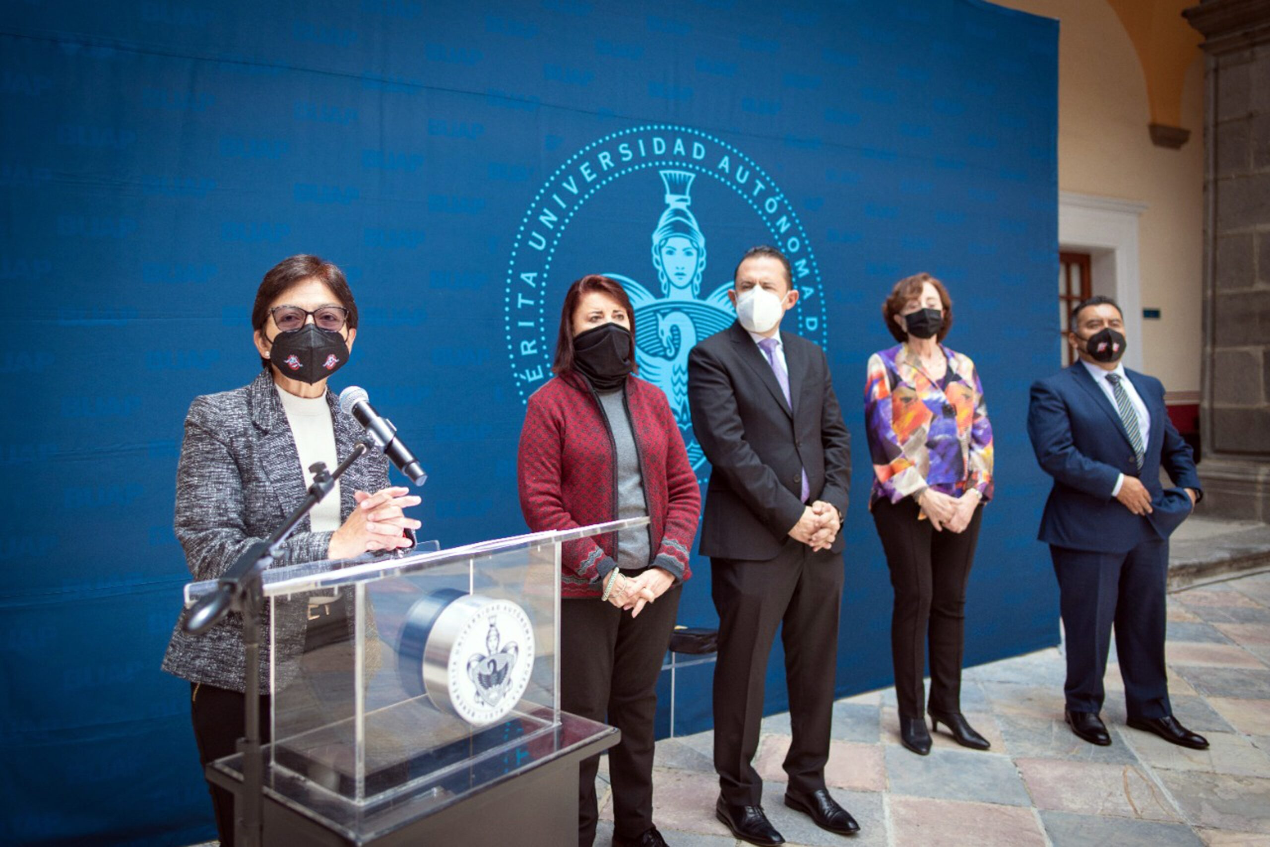 Inaugura la Rectora Lilia Cedillo la exposición “Territorios discontinuos de sus límites y contenidos”￼