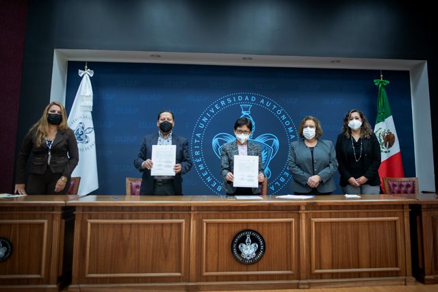 Firma BUAP convenio de colaboración con el SAT￼