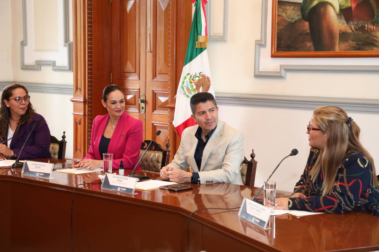 Estrechan lazos Eduardo Rivera y clubes rotarios en favor de Puebla