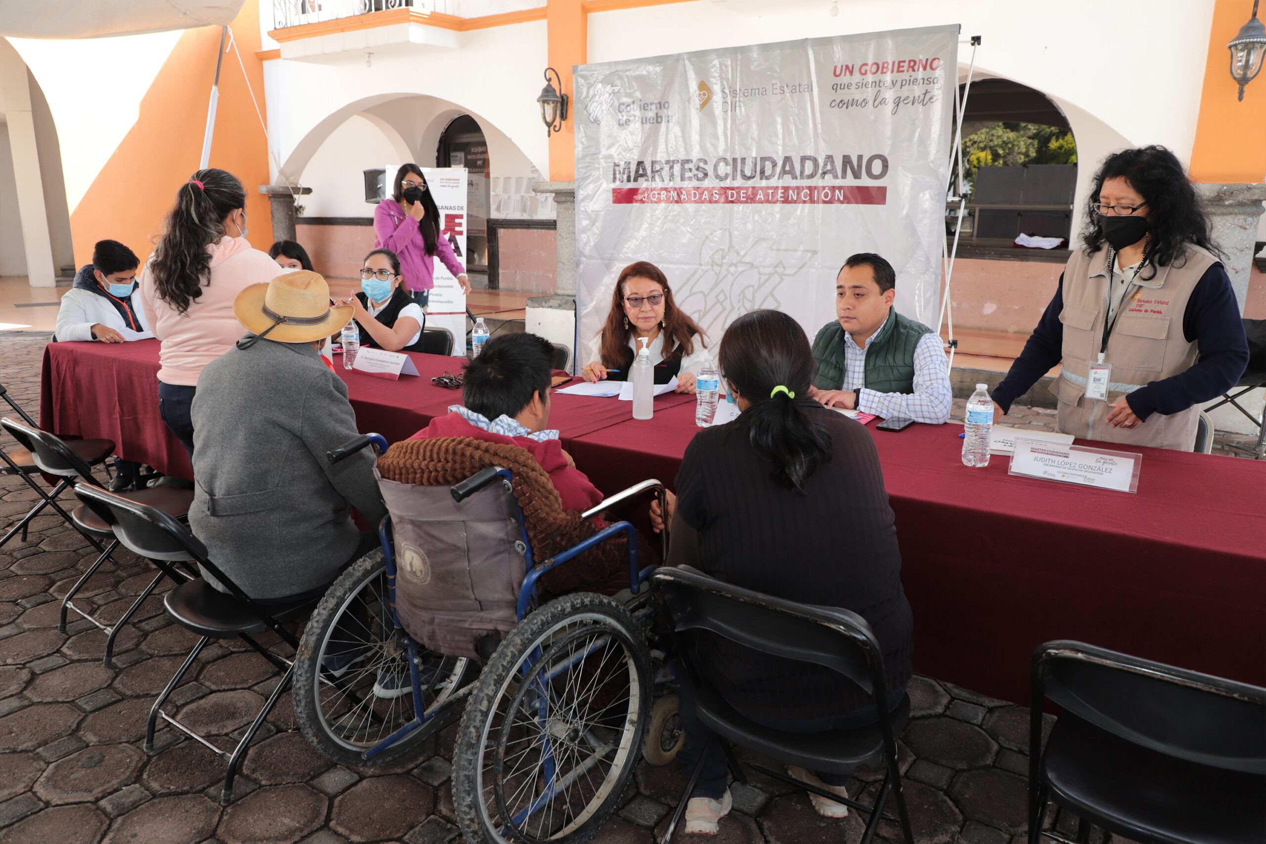 Con sillas de ruedas, SEDIF mejora calidad de vida de infantes