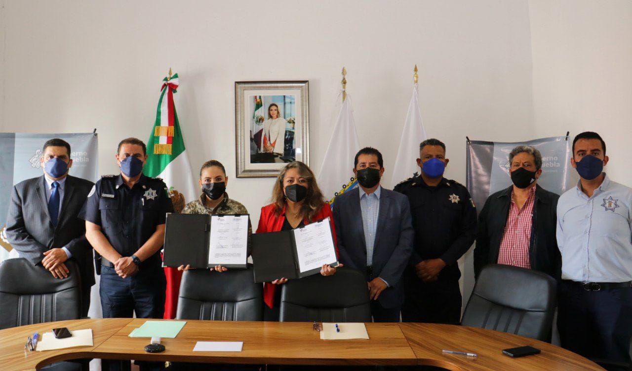 Firman San Pedro Cholula e ICATEP convenio para capacitar a operadoras del transporte público