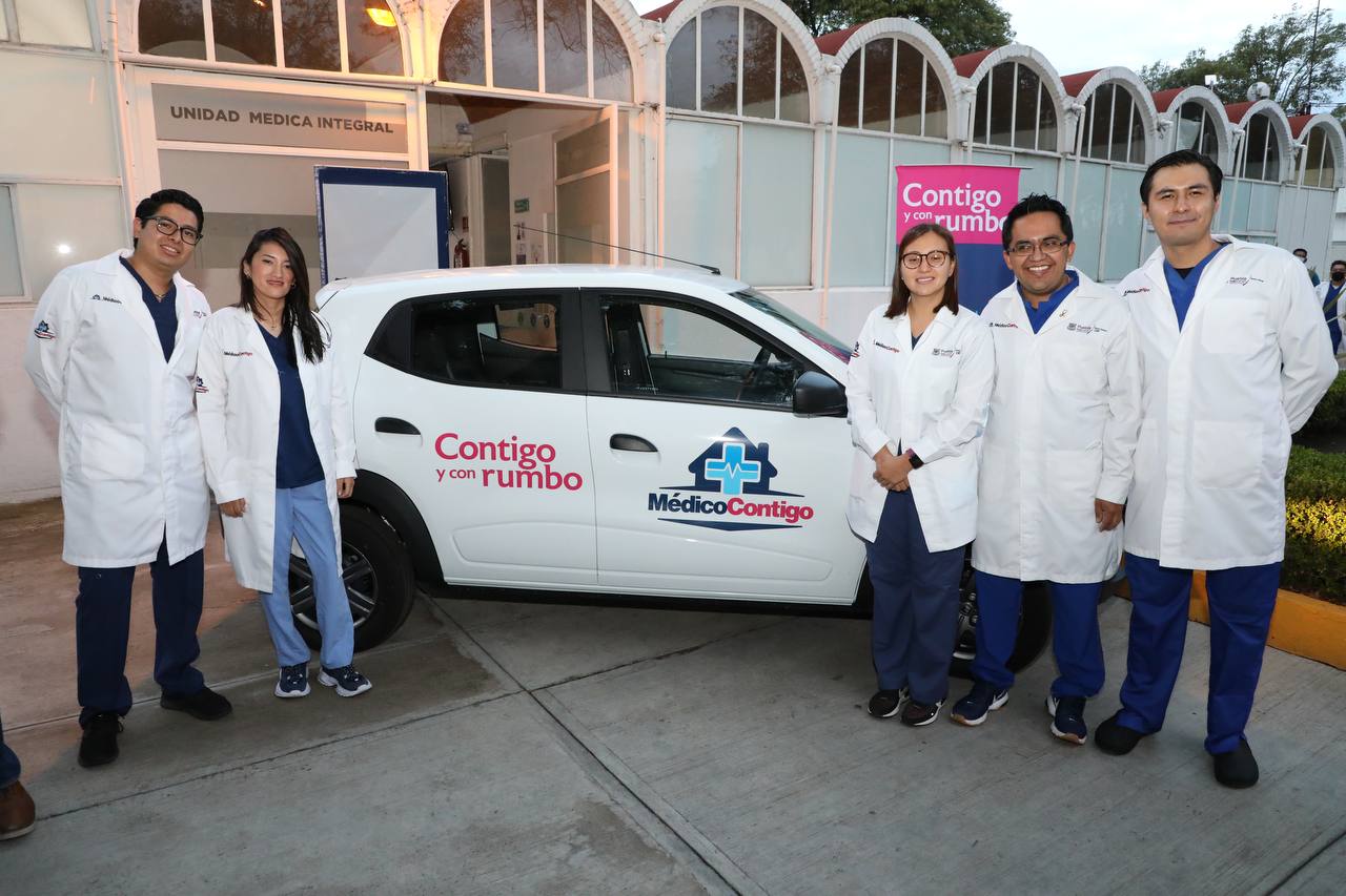 Dona Club de empresarios vehículo al SMDIF de Puebla, para apoyar al programa «Médico Contigo»